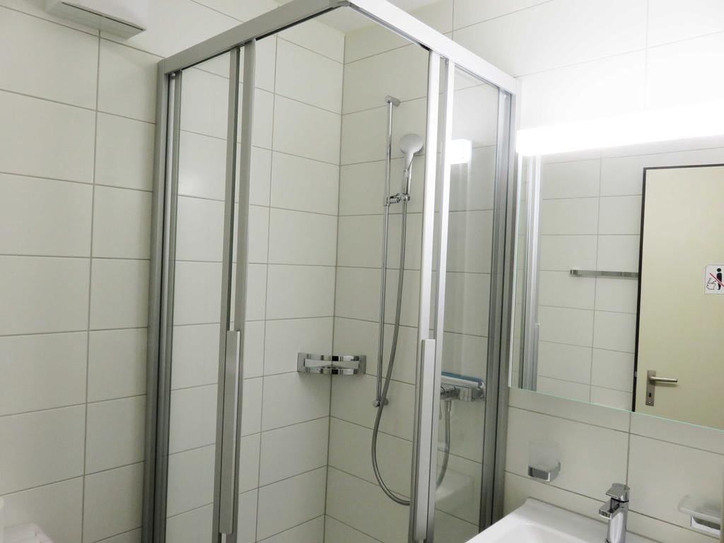 Swiss Star District 11 - Self Check-In Apartment Zurich Luaran gambar